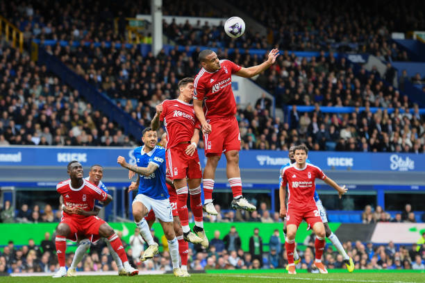 批评和埃贝 批评和埃贝