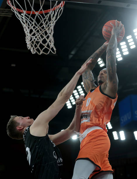 高年轻球员 高年轻球员